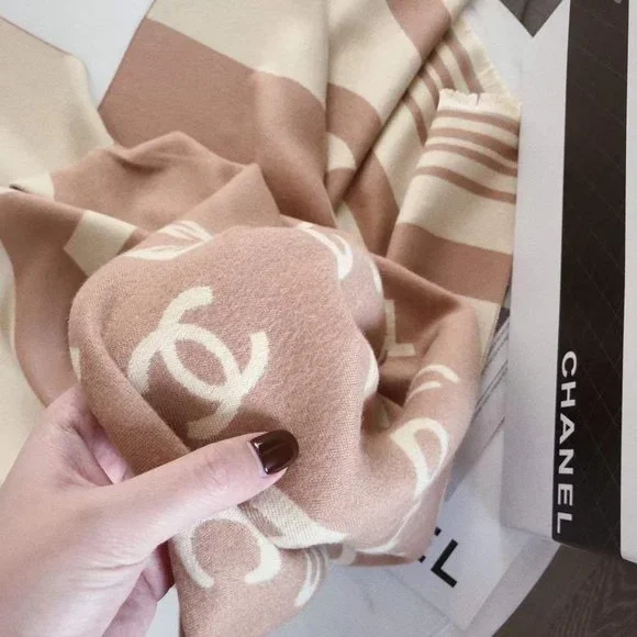 💎✨AUTHENTIC✨💎CHANEL scarf - Picture 6 of 6